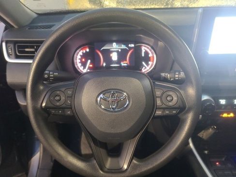 Used 2024 Toyota RAV4 XLE image 19