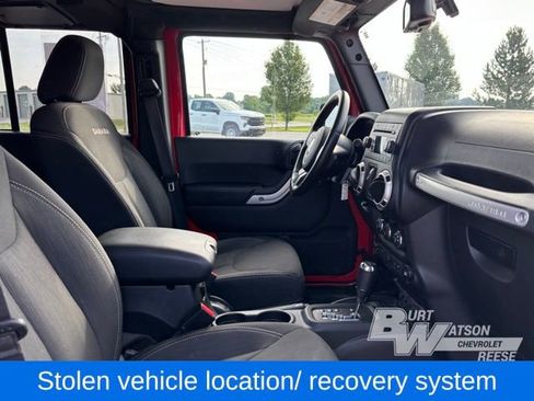 Used 2018 Jeep Wrangler Unlimited Sahara w/ Connectivity Group image 15