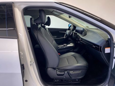 Certified 2024 Kia EV6 Light RWD image 28