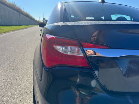 Used 2012 Chrysler 200 Limited image 7