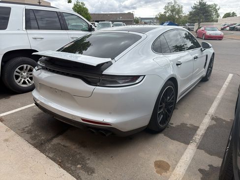 Used 2023 Porsche Panamera 4 Platinum Edition AWD/4WD image 4