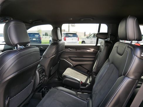 Used 2022 Jeep Grand Cherokee L Laredo AWD/4WD image 10