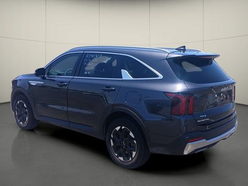 Used 2025 Kia Sorento S w/ Panoramic Sunroof Package FWD image 5