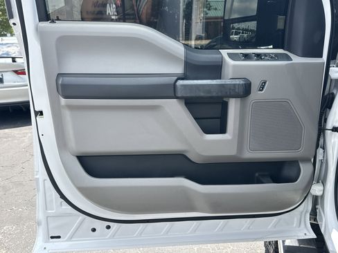 Used 2017 Ford F250 XL w/ Power Equipment Group AWD/4WD image 11