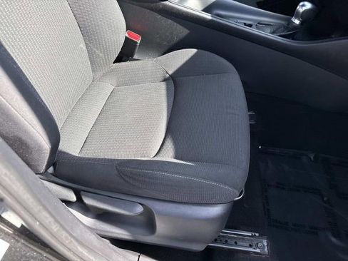 Used 2018 Toyota C-HR XLE FWD image 10