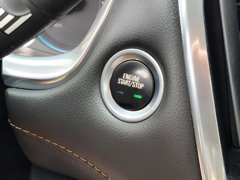 Used 2020 Chevrolet Traverse RS image 11