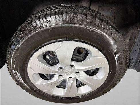 Used 2025 Toyota RAV4 LE FWD image 17