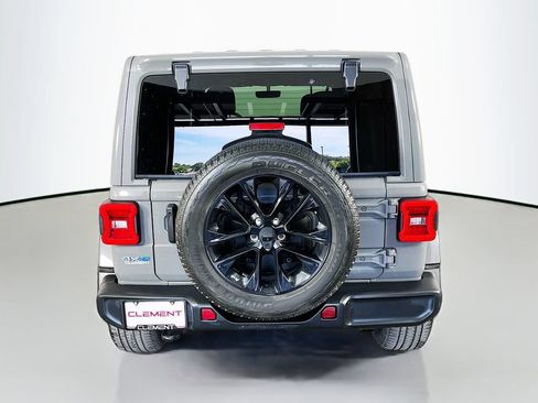 Used 2021 Jeep Wrangler Unlimited Sahara w/ Dual Top Group AWD/4WD image 8