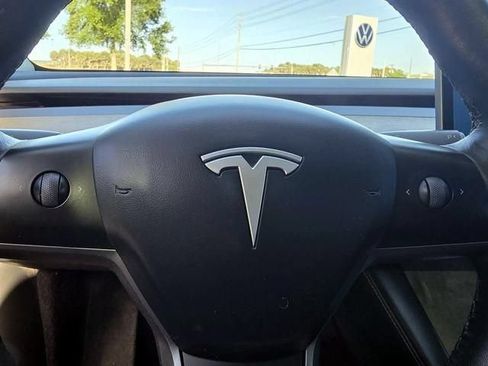 Used 2023 Tesla Model Y Long Range AWD/4WD image 10