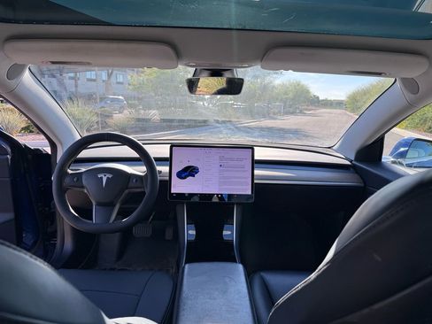 Used 2020 Tesla Model 3 Standard Range Plus image 11