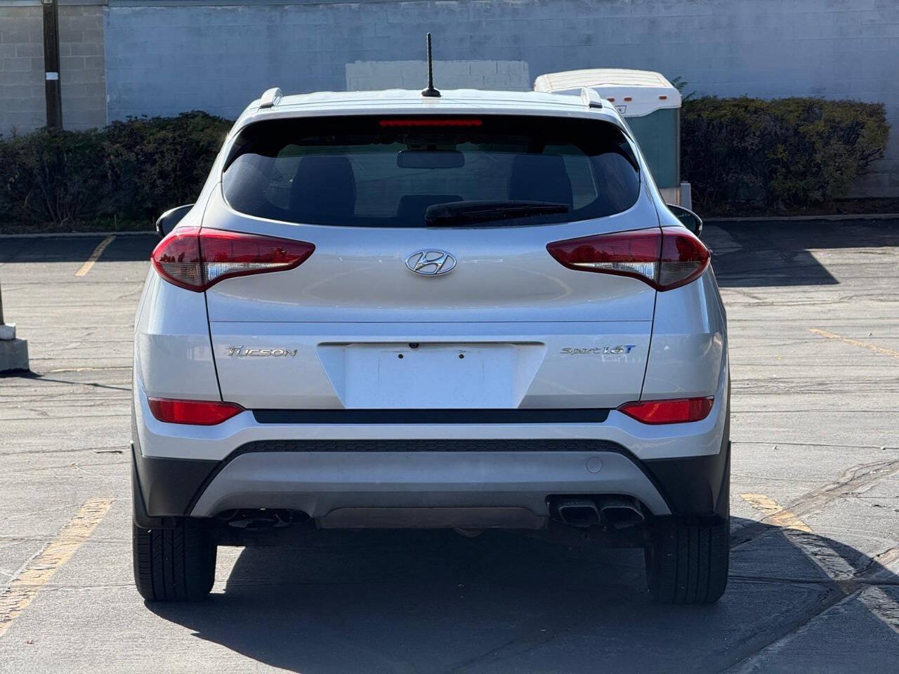 Used 2017 Hyundai Tucson Sport FWD image 4