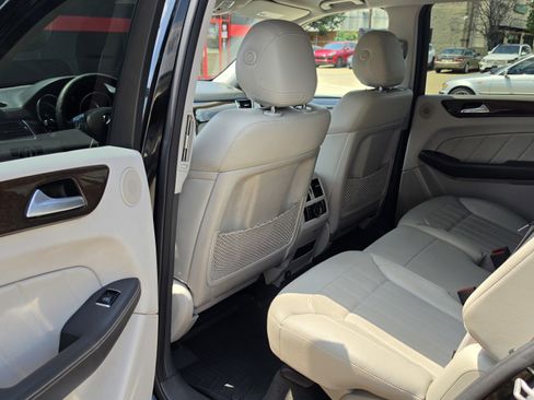 Used 2015 Mercedes-Benz GL 450 4MATIC w/ Appearance Package image 19
