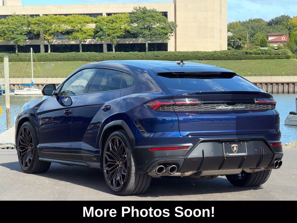 Used 2025 Lamborghini Urus SE AWD/4WD image 3