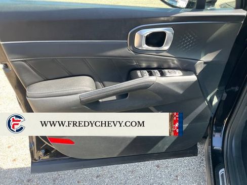 Used 2023 Kia Sorento SX AWD/4WD image 10