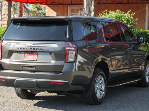 Used 2021 Chevrolet Suburban LS w/ Driver Alert Package image 10