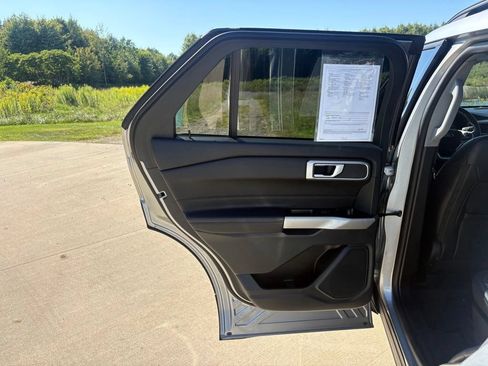 Used 2023 Ford Explorer XLT w/ Equipment Group 202A AWD/4WD image 47