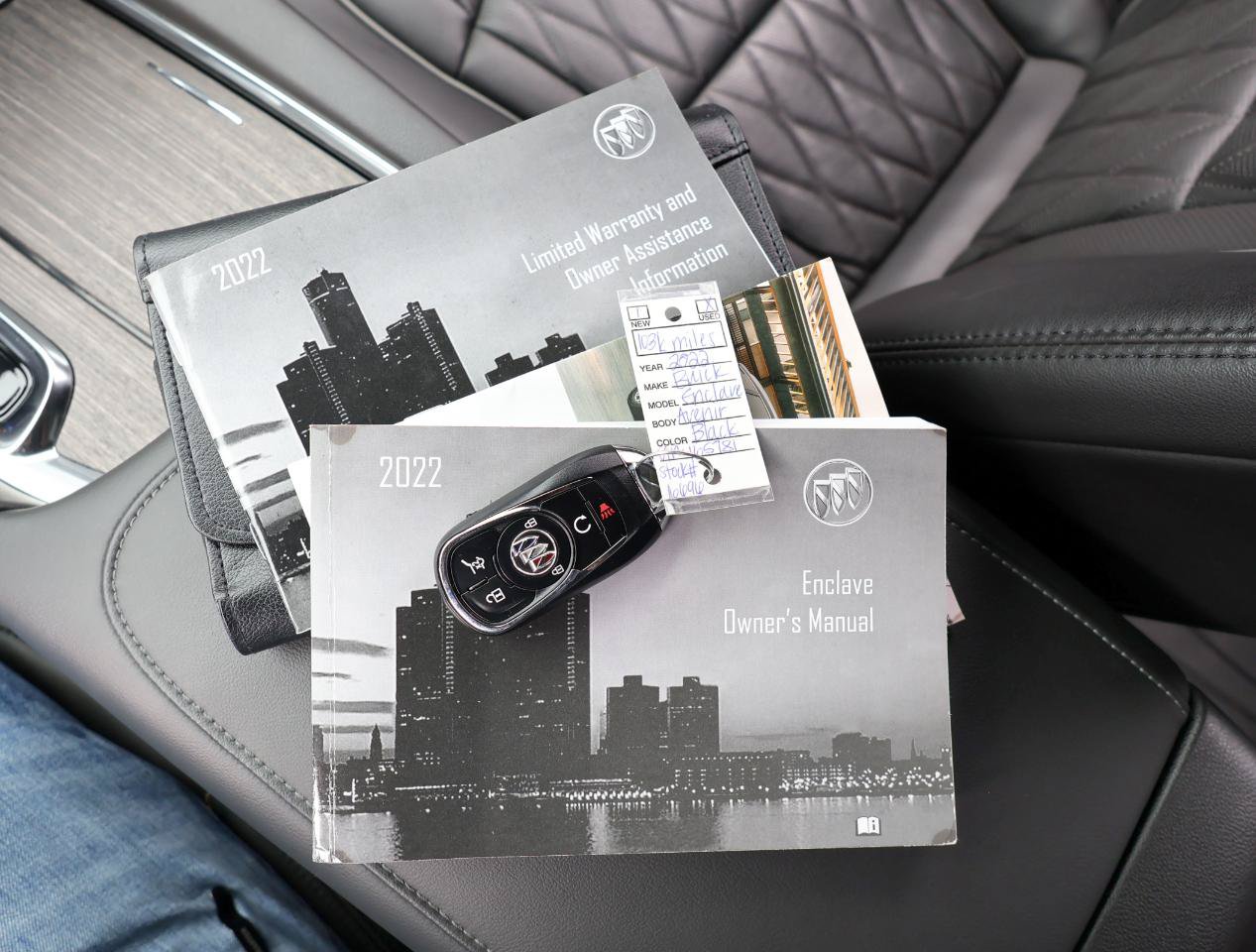 Used 2022 Buick Enclave Avenir w/ Avenir Technology Package FWD image 28