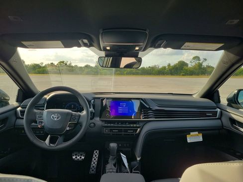 New 2026 Toyota Camry SE image 10
