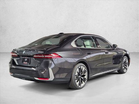 New 2026 BMW 530i xDrive w/ Premium Package image 2