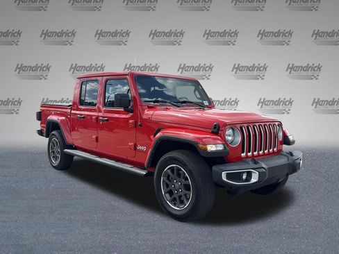 Used 2023 Jeep Gladiator Overland image 2