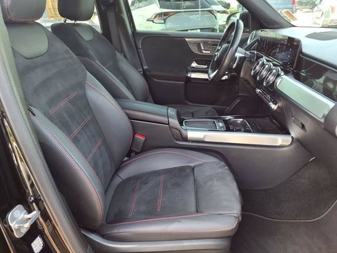 Used 2024 Mercedes-Benz GLB 250 image 13