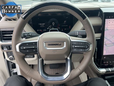 Used 2025 GMC Yukon XL Denali w/ Denali Reserve Package image 18