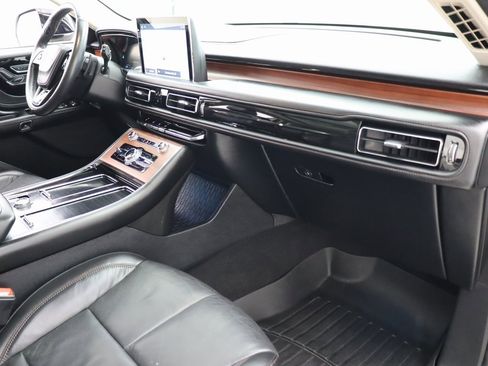 Used 2022 Lincoln Aviator Reserve image 32