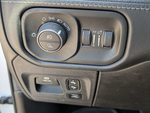 Used 2019 RAM 1500 Limited AWD/4WD image 22