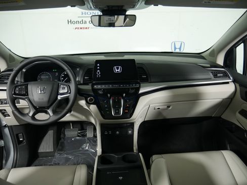 New 2026 Honda Odyssey Touring image 15