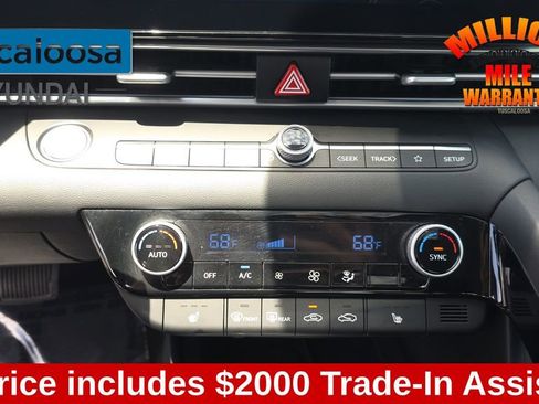 Used 2025 Hyundai Elantra SEL FWD image 21