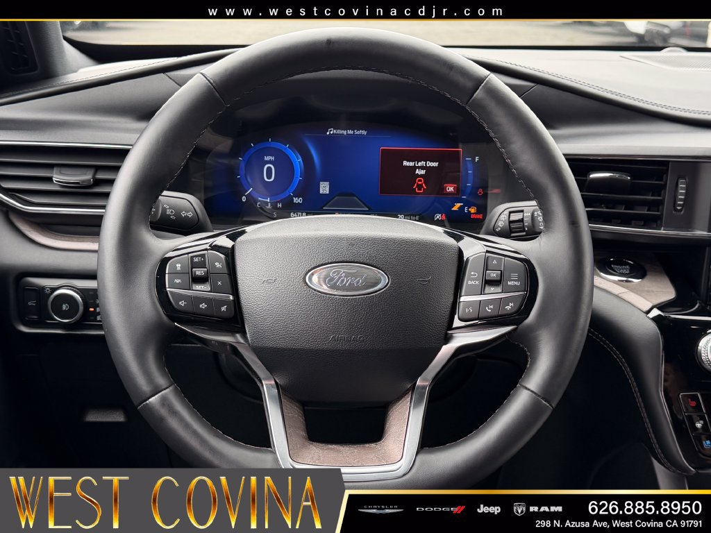 Used 2024 Ford Explorer Platinum w/ Technology Package AWD/4WD image 32