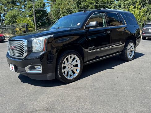 Used 2015 GMC Yukon Denali w/ Premium Package AWD/4WD image 3