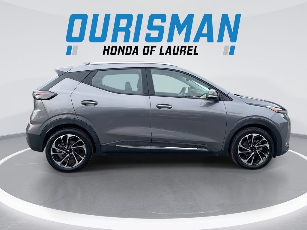 Used 2023 Chevrolet Bolt EUV Premier w/ Sun & Sound Package FWD image 9