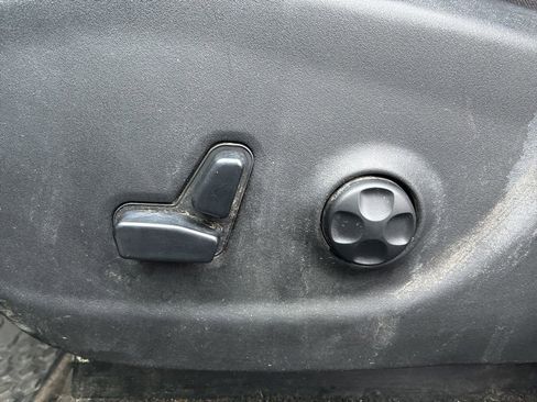 Used 2015 Jeep Cherokee Trailhawk w/ Comfort/Convenience Group image 16