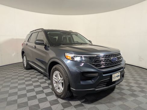 Certified 2022 Ford Explorer XLT image 1