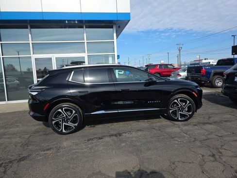 New 2026 Chevrolet Equinox EV LT image 9