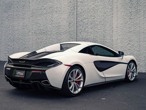 Used 2019 McLaren 570S Spider RWD image 35