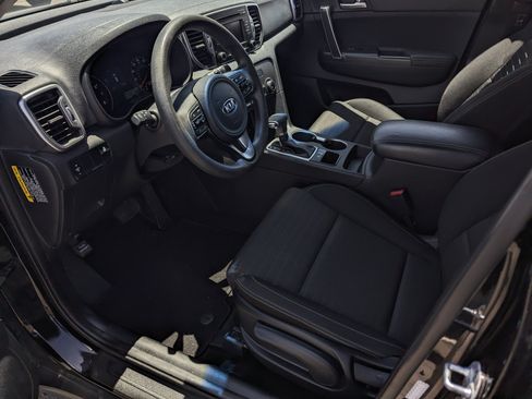 Used 2018 Kia Sportage LX FWD image 9