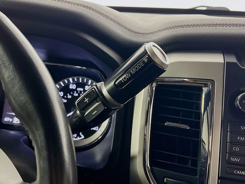 Used 2018 Nissan Titan SL w/ Chrome Package AWD/4WD image 16