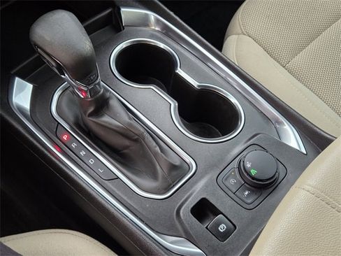 Certified 2022 Chevrolet Traverse LS image 23