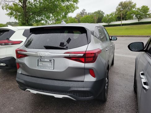 Used 2023 Kia Seltos LX image 13