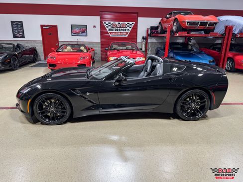 Used 2015 Chevrolet Corvette Stingray Coupe w/ 3LT Preferred Equipment Group RWD image 2