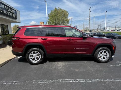 Used 2022 Jeep Grand Cherokee L Limited AWD/4WD image 6