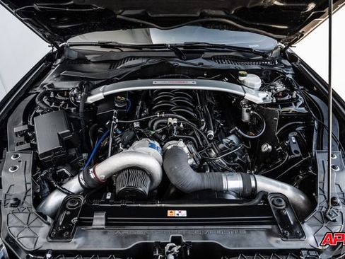 Used 2017 Ford Mustang Shelby GT350 w/ Electronics Package RWD image 2