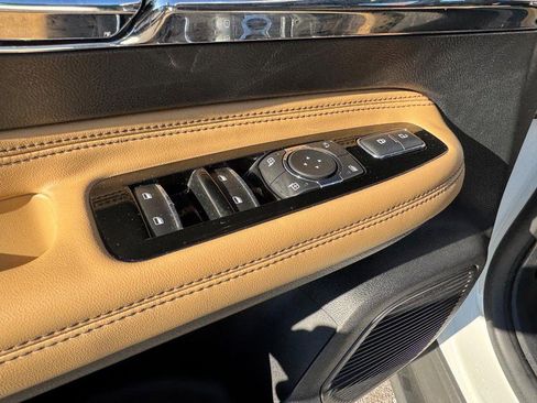 Certified 2022 Lincoln Corsair Reserve image 15