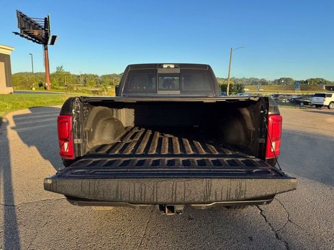 Used 2025 RAM 2500 Laramie AWD/4WD image 16