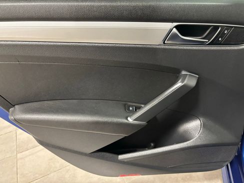 Used 2017 Volkswagen Passat 1.8T S image 17