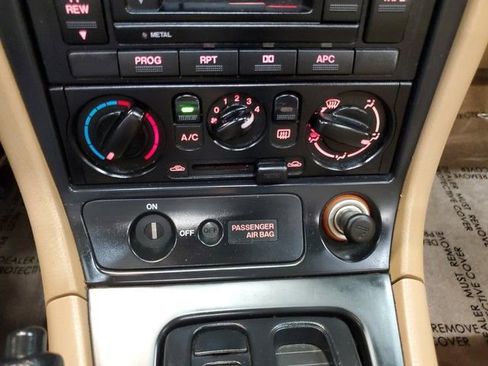 Used 2001 MAZDA MX-5 Miata image 19