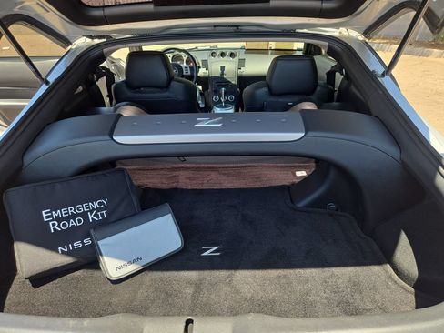 Used 2006 Nissan 350Z Touring w/ (N93) Cargo Convenience Pkg RWD image 11