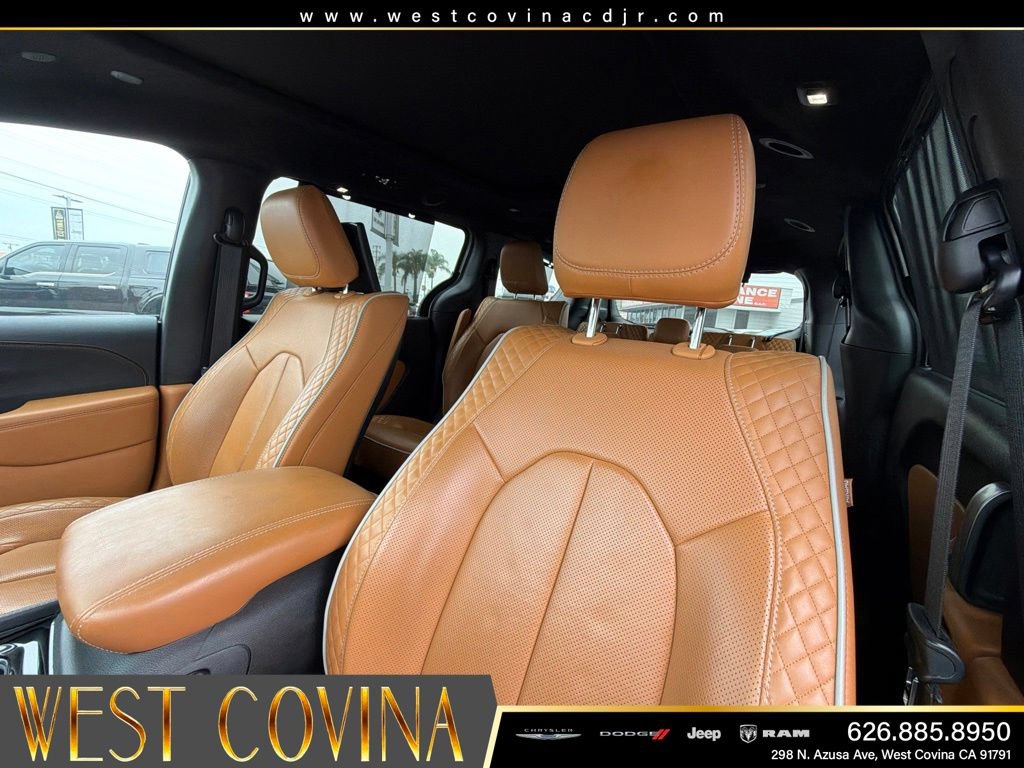 Used 2023 Chrysler Pacifica Pinnacle FWD image 25